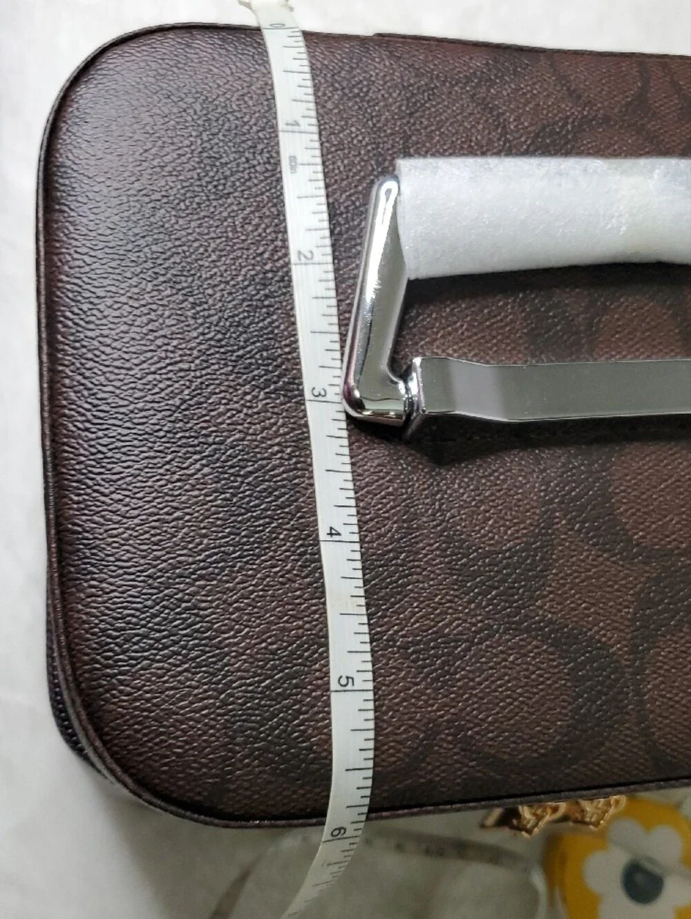 CH💗Brown Coach-Patterned Cosmetic Case with Gold Hardware